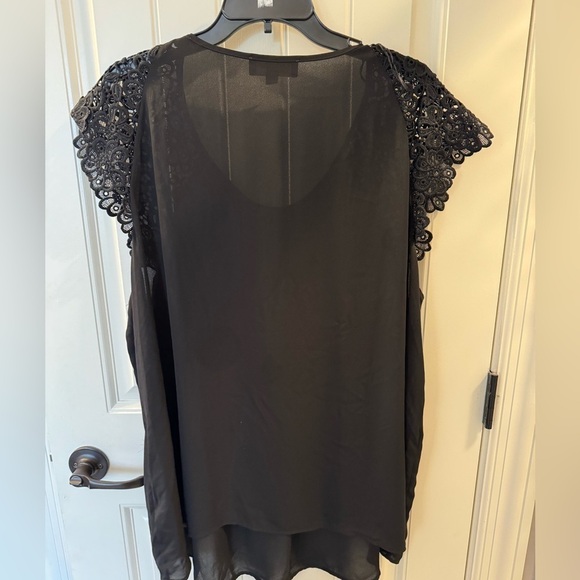 Black philosophy plus size blouse - Picture 5 of 5